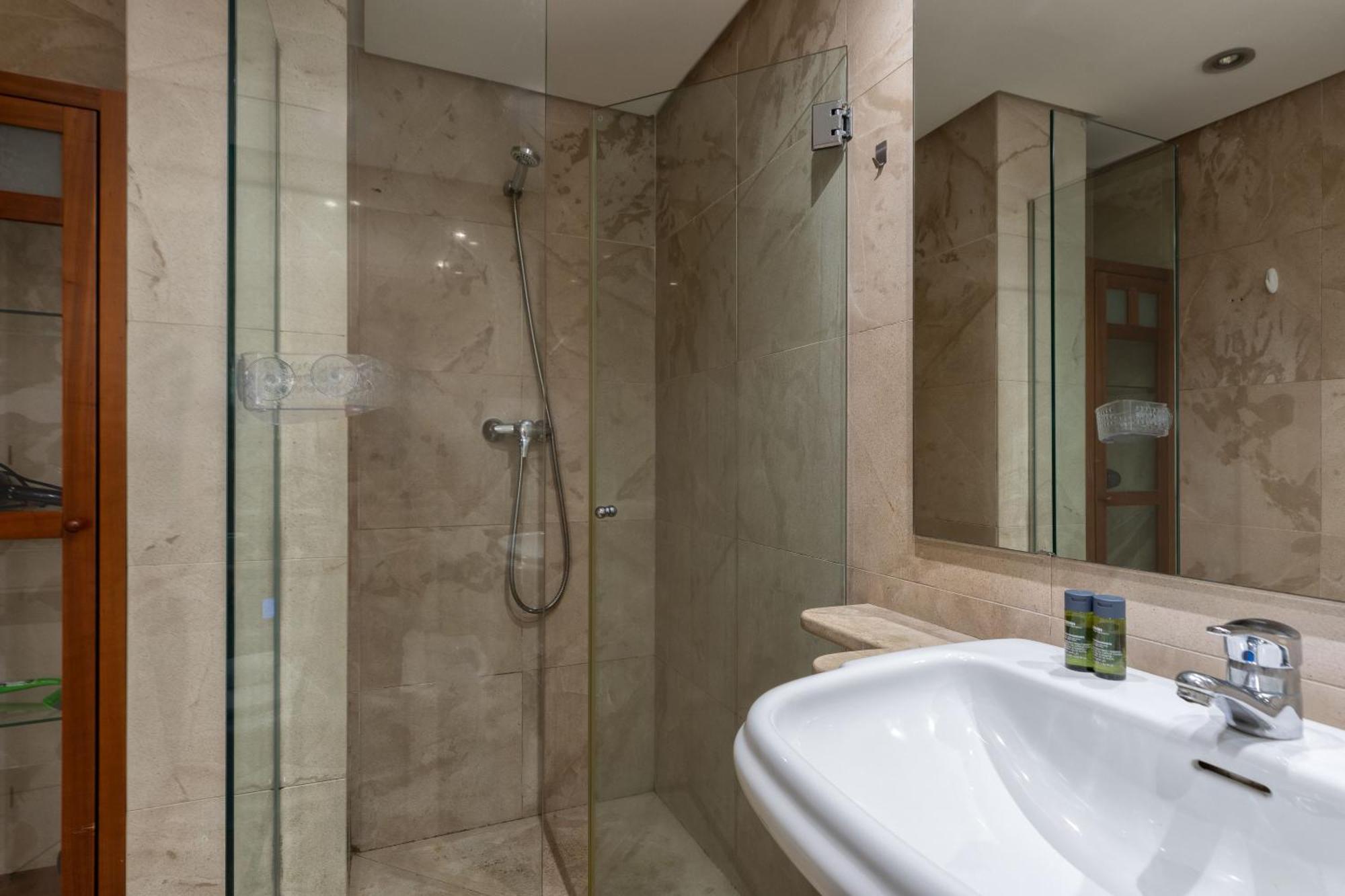Flateli Pou Rodó 3 Apartamento Girona